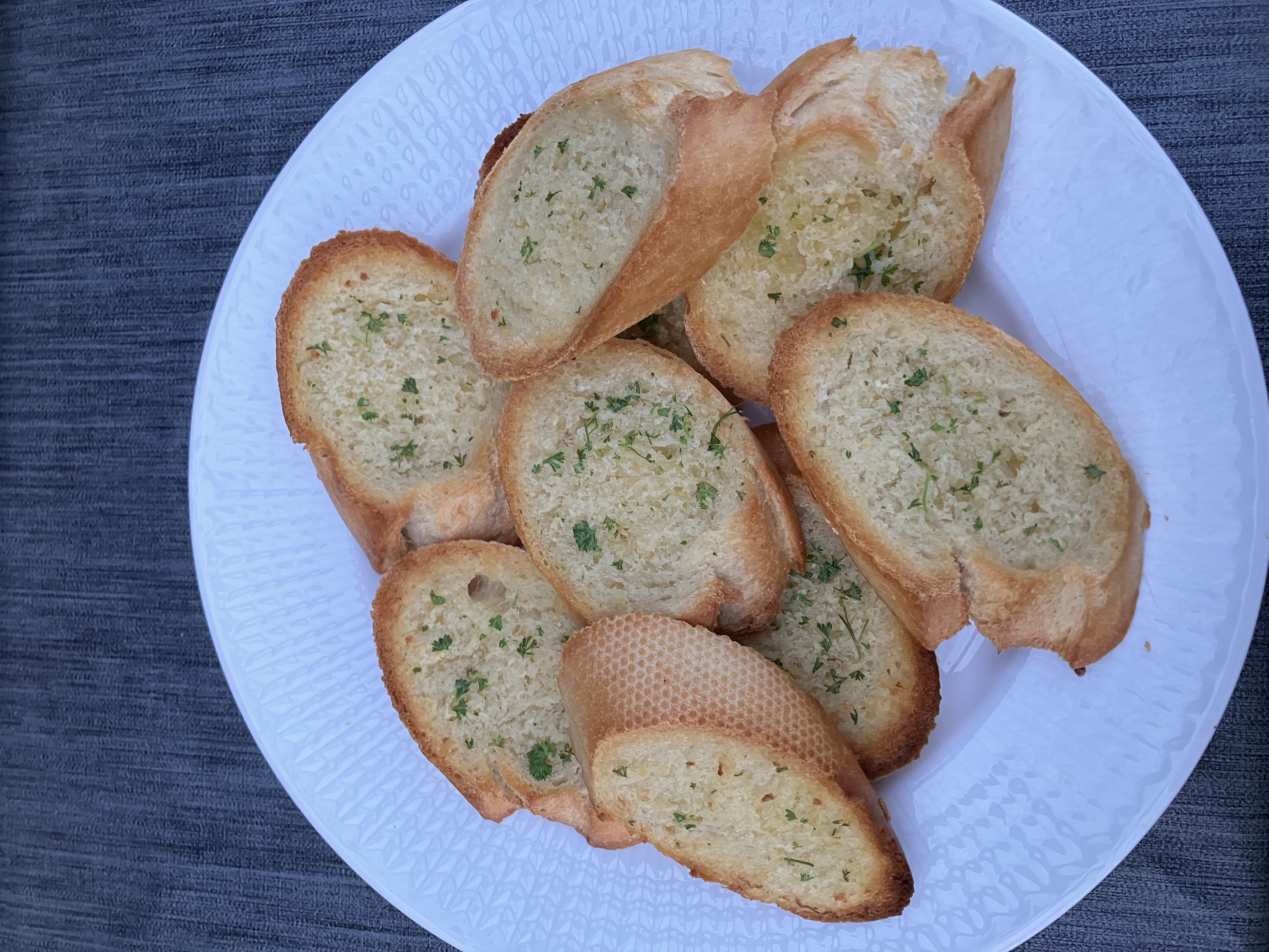 Vitlöks- och persiljebaguette